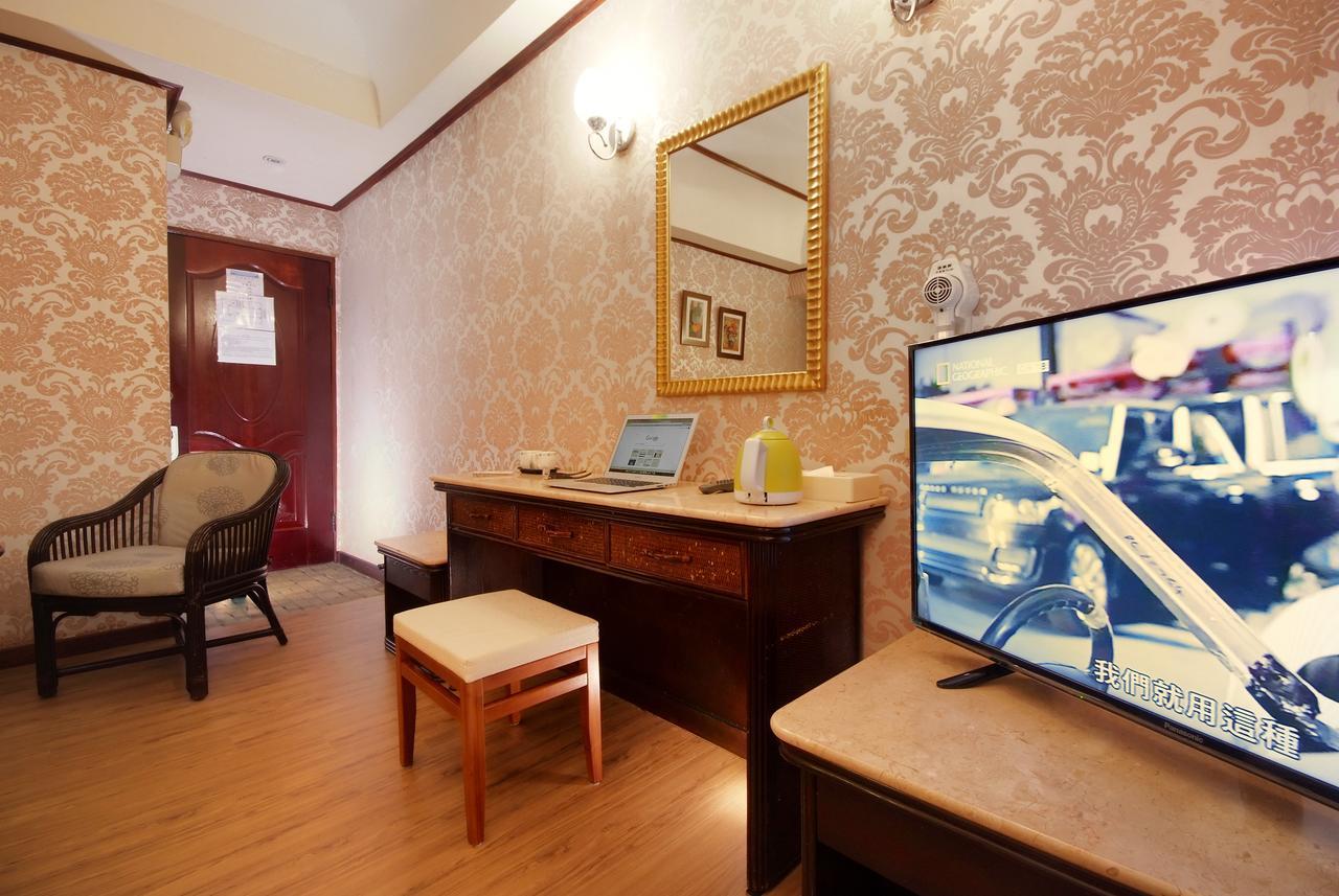 Pink Lotus Hotel Тайпей Екстериор снимка