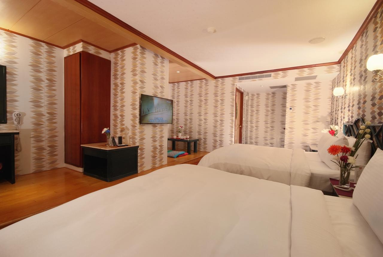 Pink Lotus Hotel Тайпей Екстериор снимка