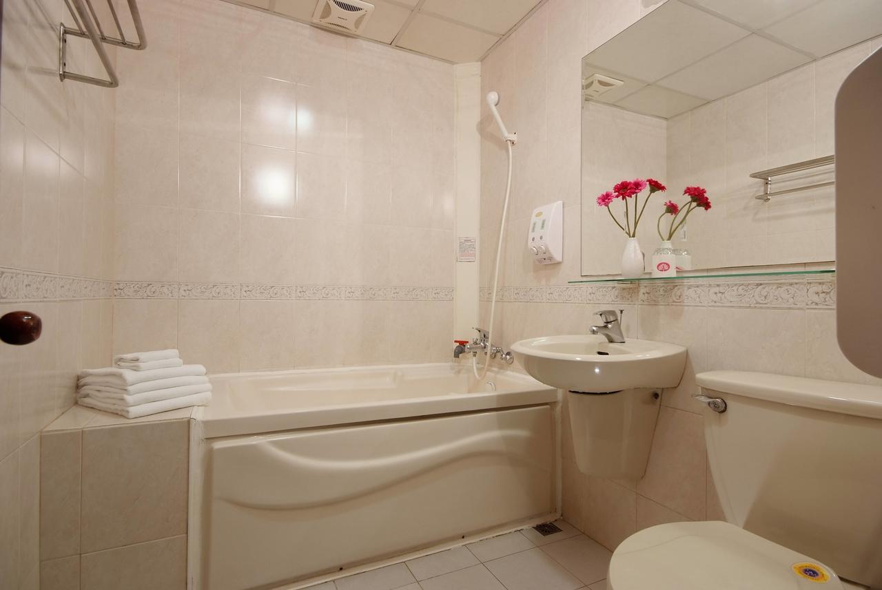 Pink Lotus Hotel Тайпей Екстериор снимка